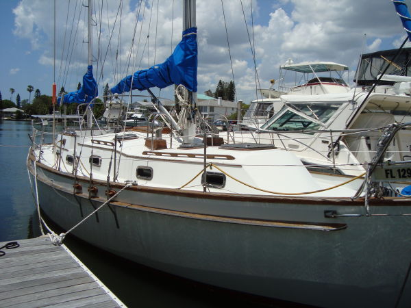 37' Irwin Sailboat