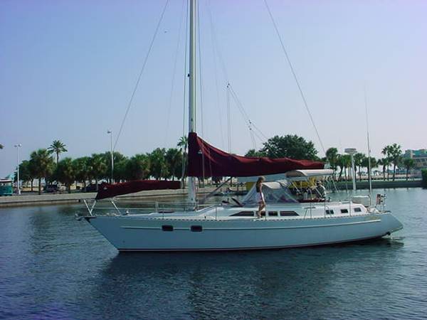 45' FREEDOM CENTER COCKPIT SLOOP 