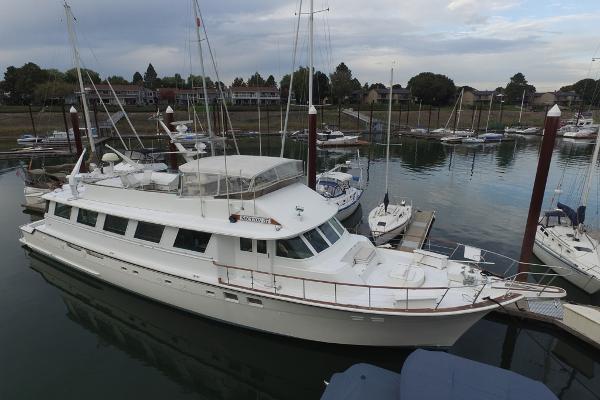 85' Hatteras 85 Motor Yacht