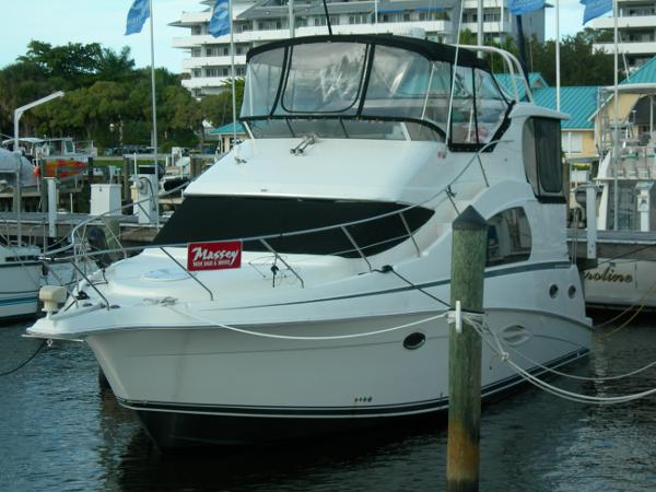 35' Silverton 352 Motor Yacht