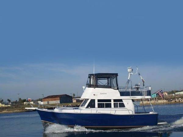 39' Mainship Trawler 350-390