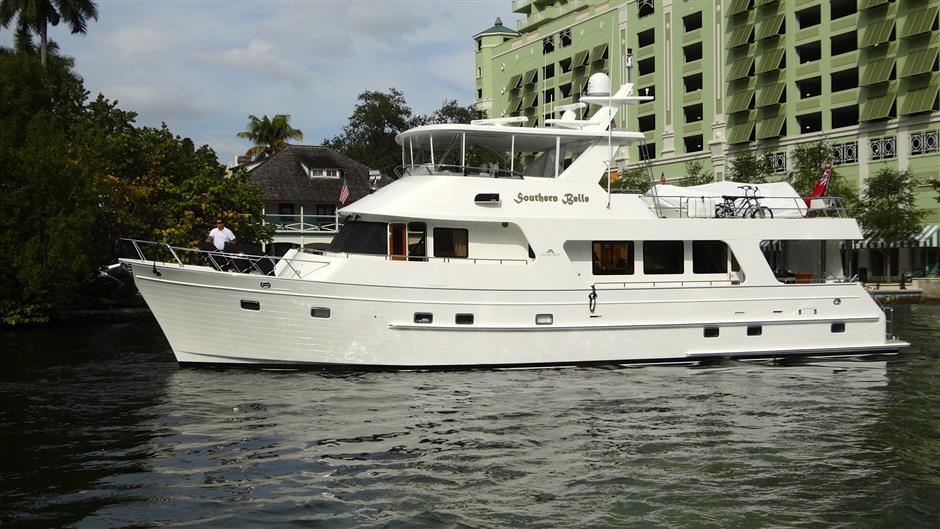 72' OUTER REEF YACHTS Long Range Motoryacht