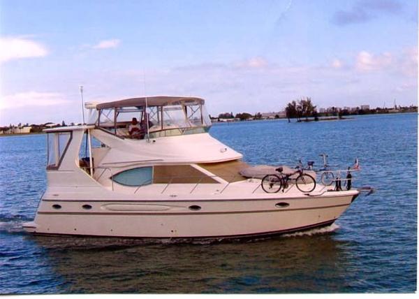 41' Maxum 4100 SCA Motor Yacht