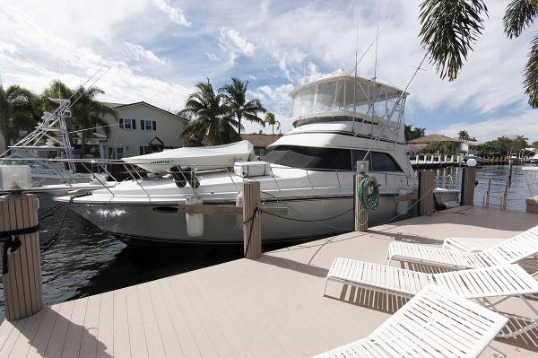 46' Trojan 14 Meter Flybridge