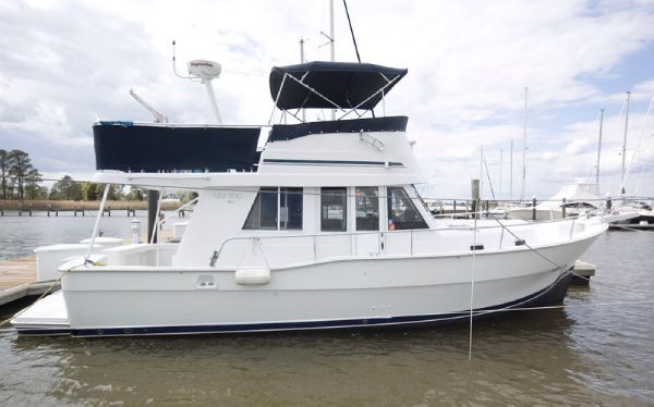 39' Mainship 390 Trawler (MD)