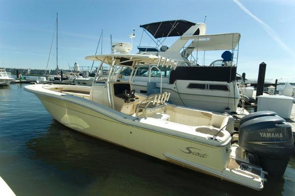 28' Scout Boats 282 XSF Center Console