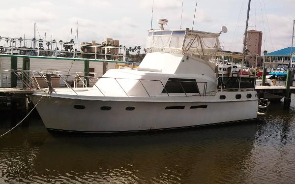 41' Hatteras Double Cabin Motor Yacht