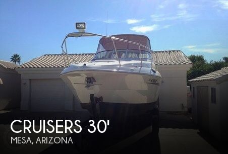 30' Cruisers Yachts 3075 Express