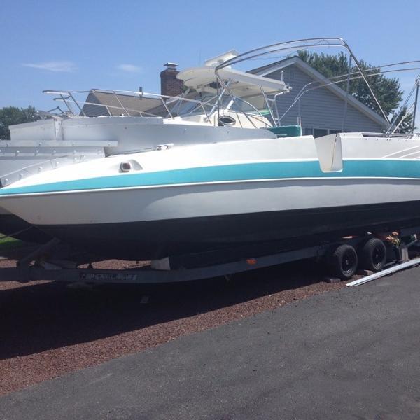 26' Bayliner Rendezvous Bay Cat