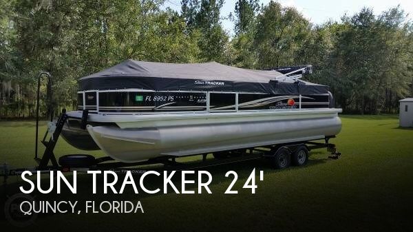 24' Sun Tracker Party Barge 24 DLX XP3 Tritoon