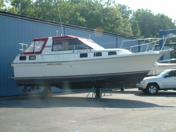 28' Carver Riviera Price reduction.Trades and/or Owner Financing Consid
