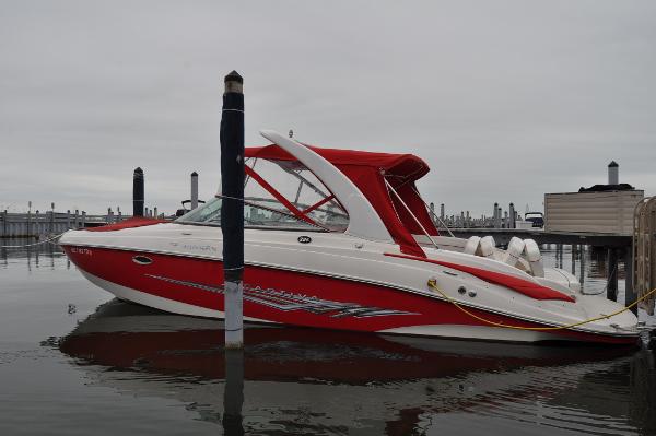 29' Rinker 296 Captiva Bowrider