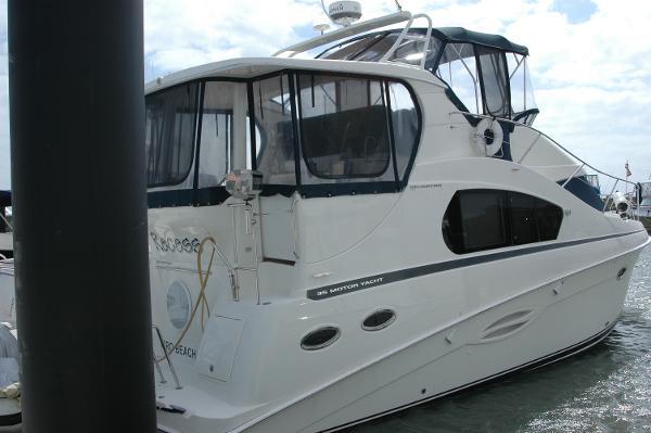 35' Silverton Motor Yacht