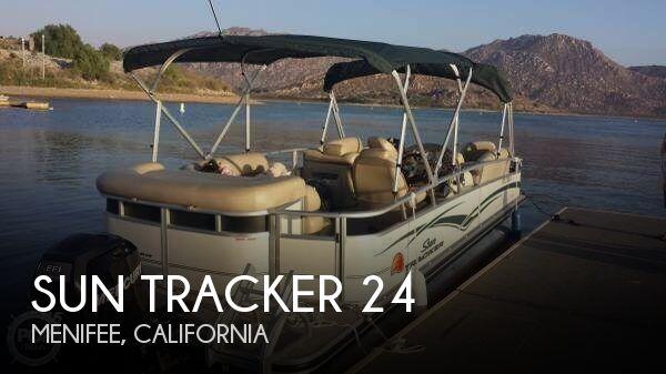 22' Sun Tracker Party Barge 22 Sport Fish Regency