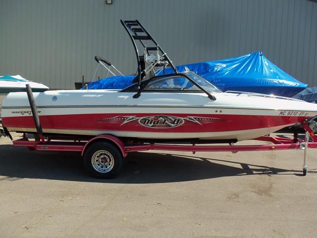 21' Malibu 22 WAKESETTER