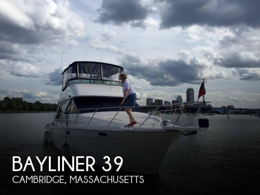 39' Bayliner 3988 CB