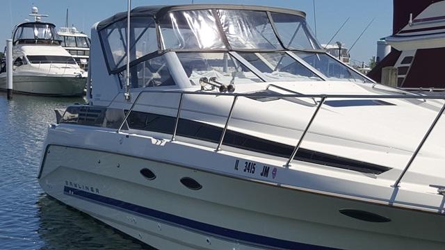 30' Bayliner 3055