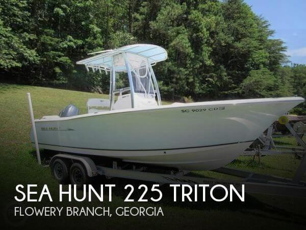 23' Sea Hunt 225 Triton
