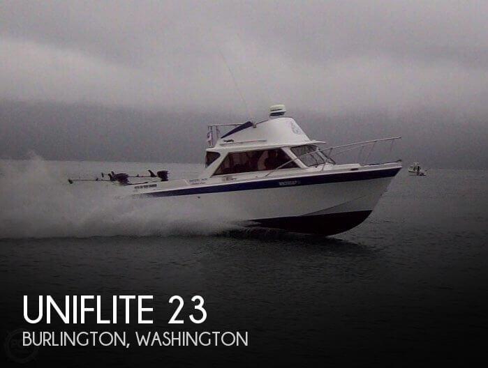 23' Uniflite 23 Sport Fisherman Flybridge Diesel