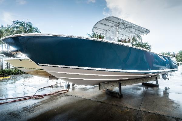 28' Southport 28 Center Console