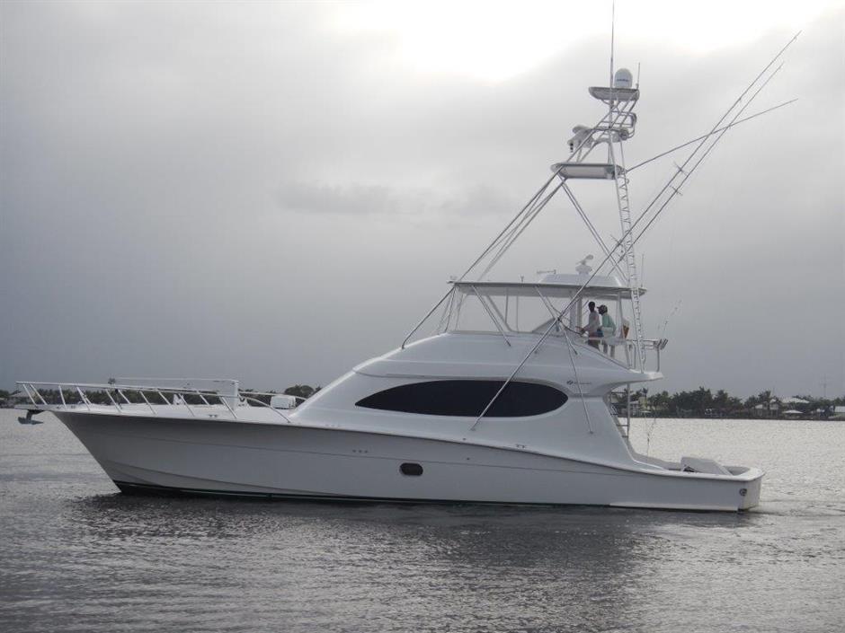 64' Hatteras Convertible