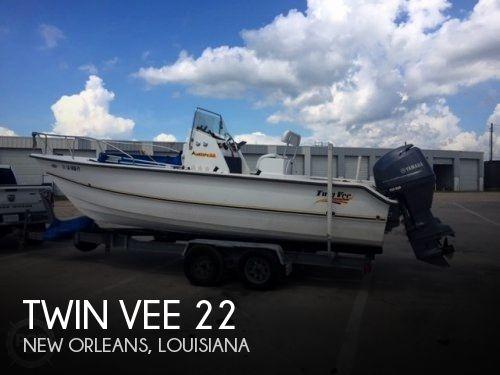 22' Twin Vee 22 Awesome Center Console Cat