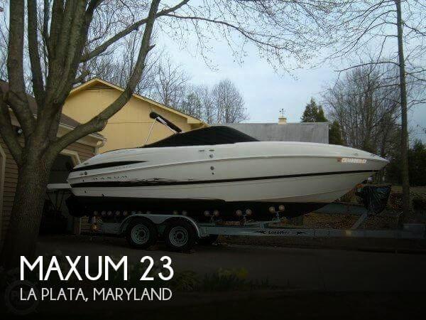 23' Maxum 2400 SC3