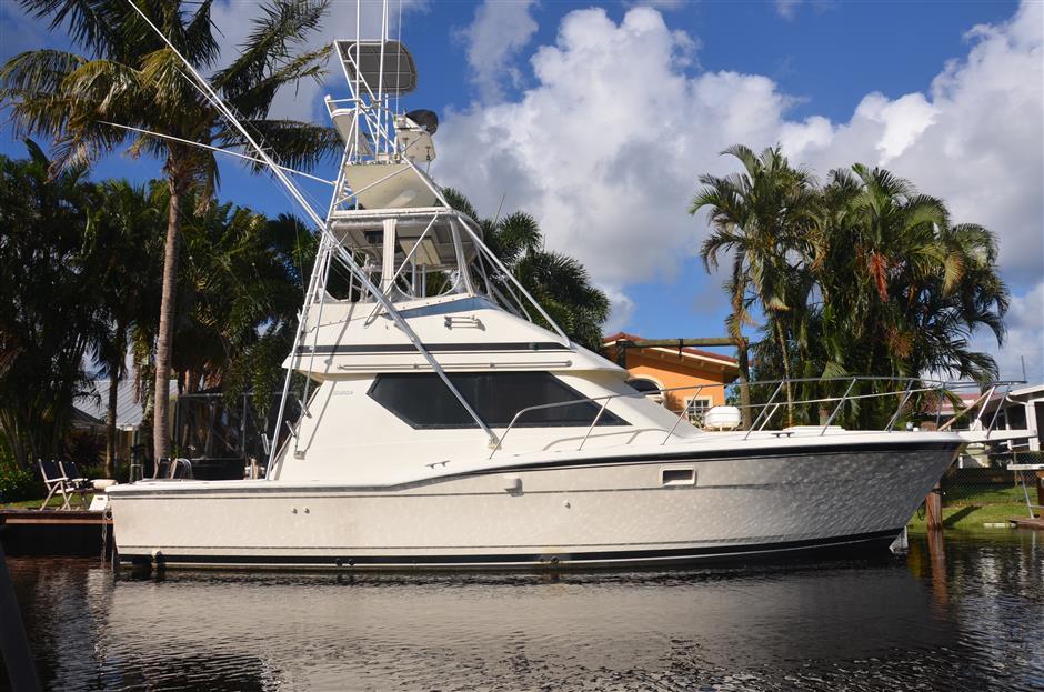 38' Hatteras Convertible