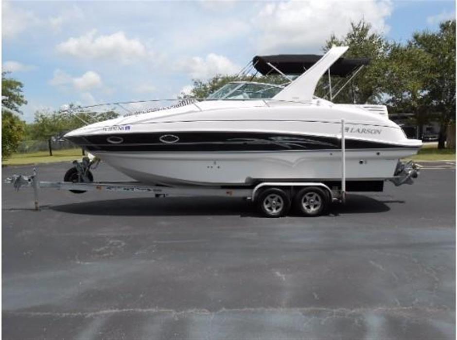 27' LARSON 274 CABRIO EXPRESS