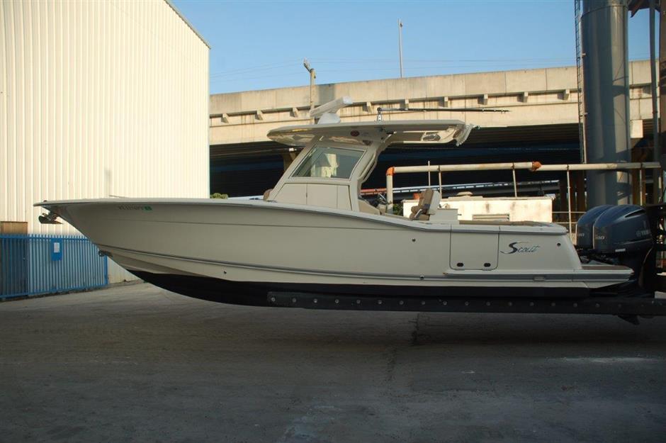 32' SCOUT BOATS LXF