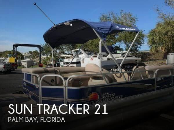 21' Sun Tracker Party Barge 20 DLX