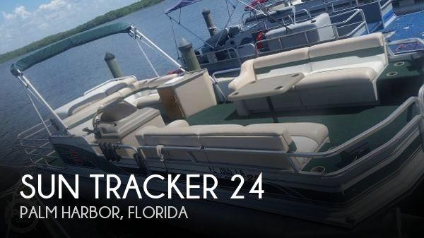 25' Sun Tracker Party Barge 25 Signature Series
