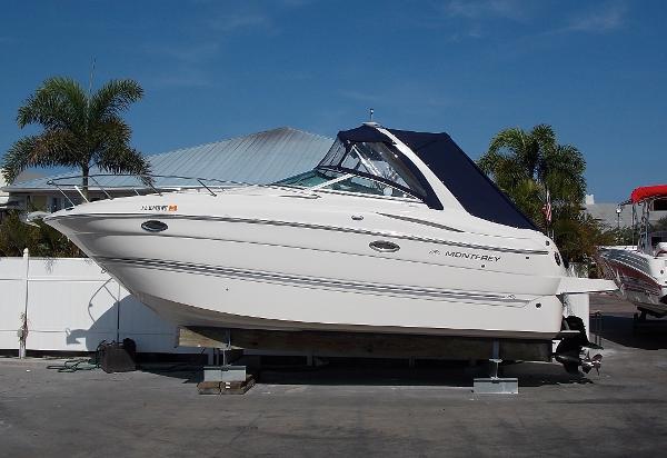 27' Monterey 270 Cruiser