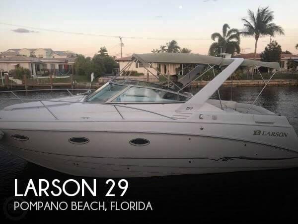 29' Larson Cabrio 290