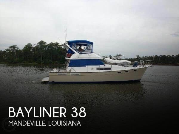 38' Bayliner 3870 Motoryacht