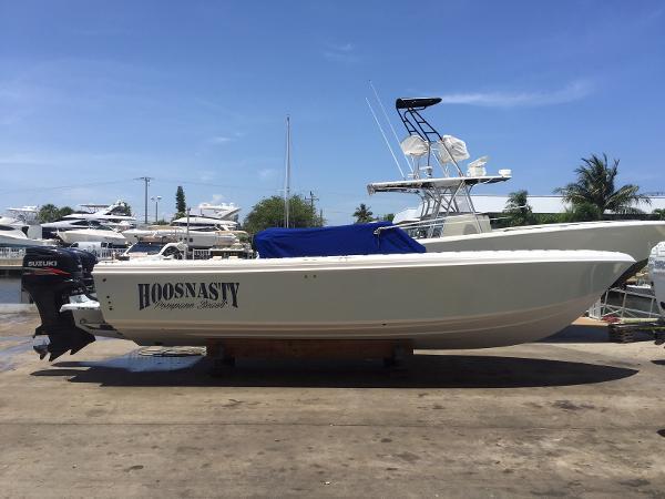 28' Bluewater Center Console