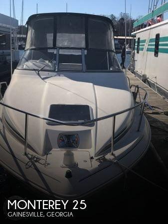 25' Monterey 256 Cruiser