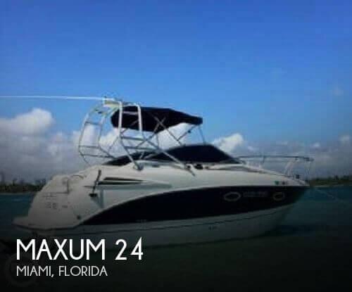 24' Maxum 2400 SE Sport Cruiser
