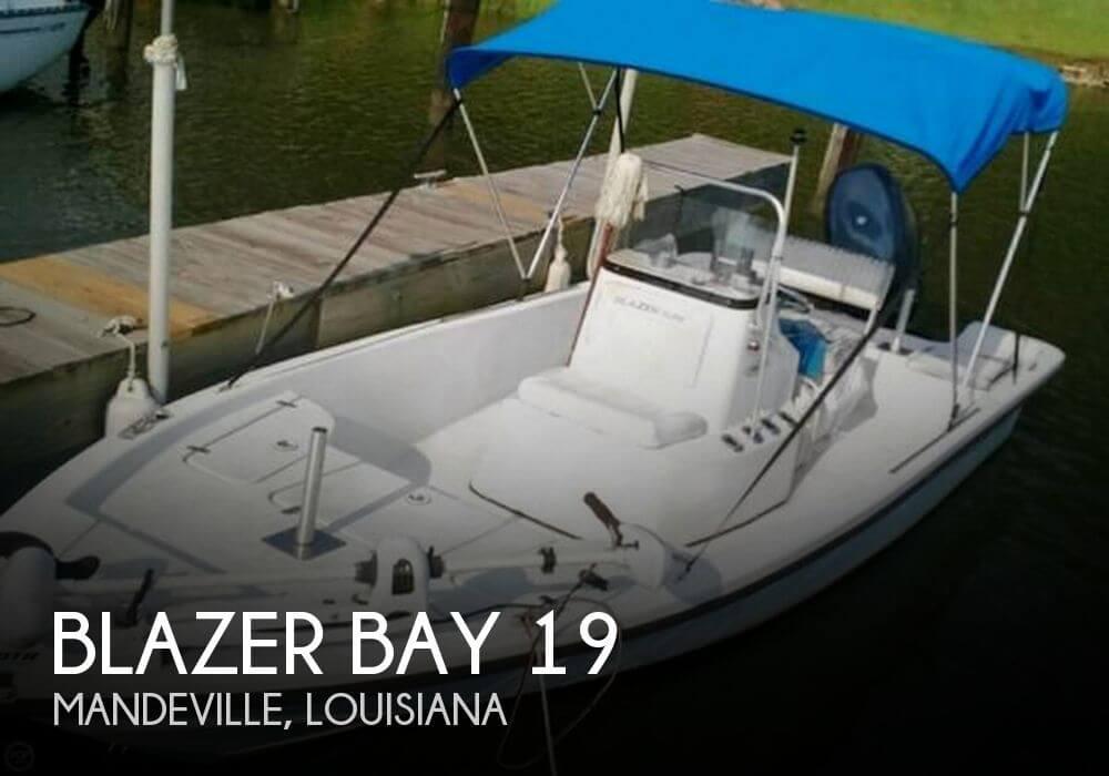 19' Blazer Bay 19 Center Console - 1960 Bay Boat