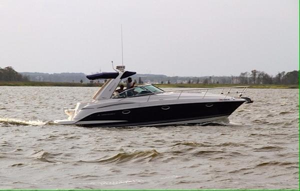 33' Monterey 330 Sport Yacht