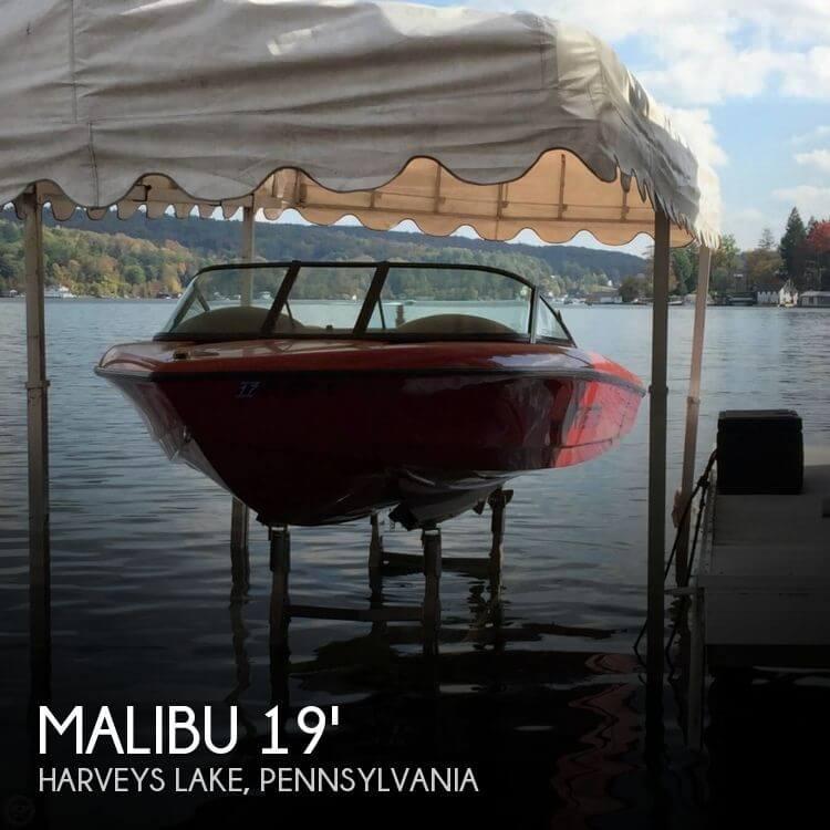 19' Malibu CORVETTE LIMITED EDITION SKI BOAT