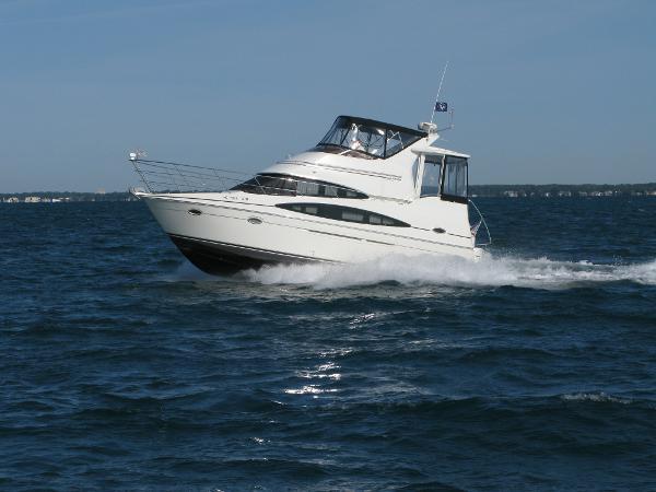 36' Carver 366 Motor Yacht