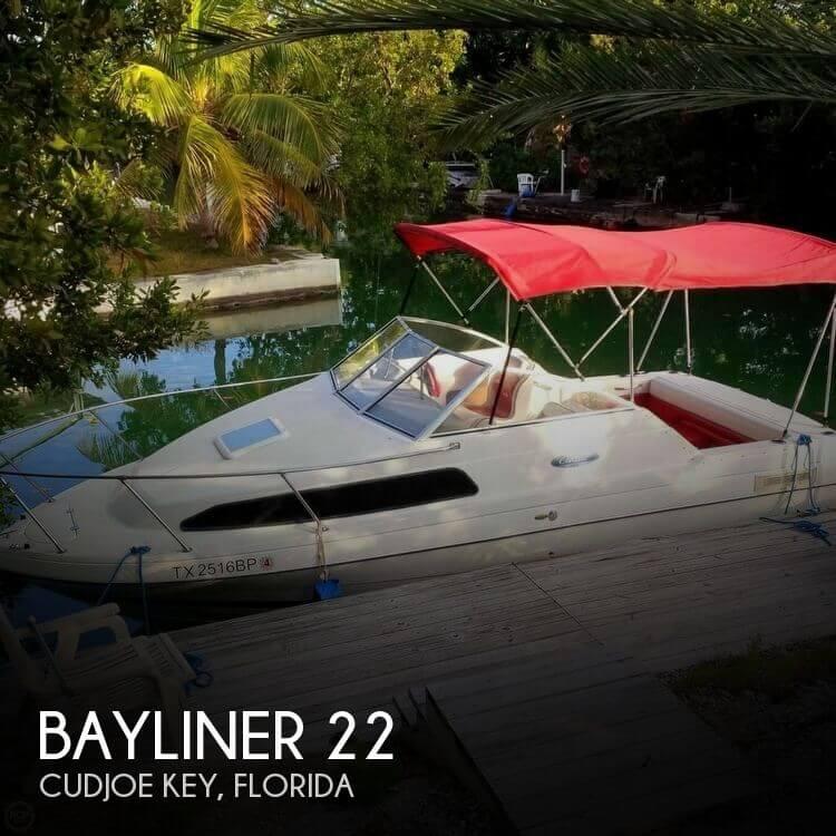 22' Bayliner Classic 222 EC