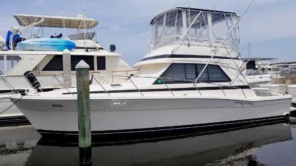 39' Riviera 39 Convertible Sportfish