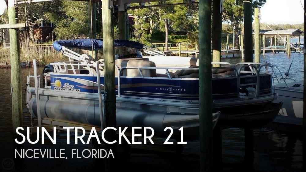 20' Sun Tracker Fishin' Barge 20 DLX