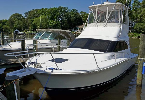 32' Luhrs 320 Flybridge Tournament