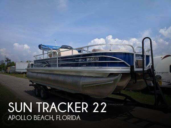 24' Sun Tracker Fishin' Barge 22 DLX