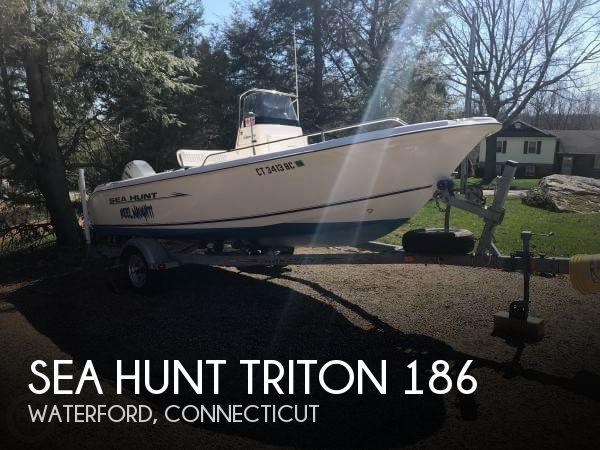 18' Sea Hunt Triton 186