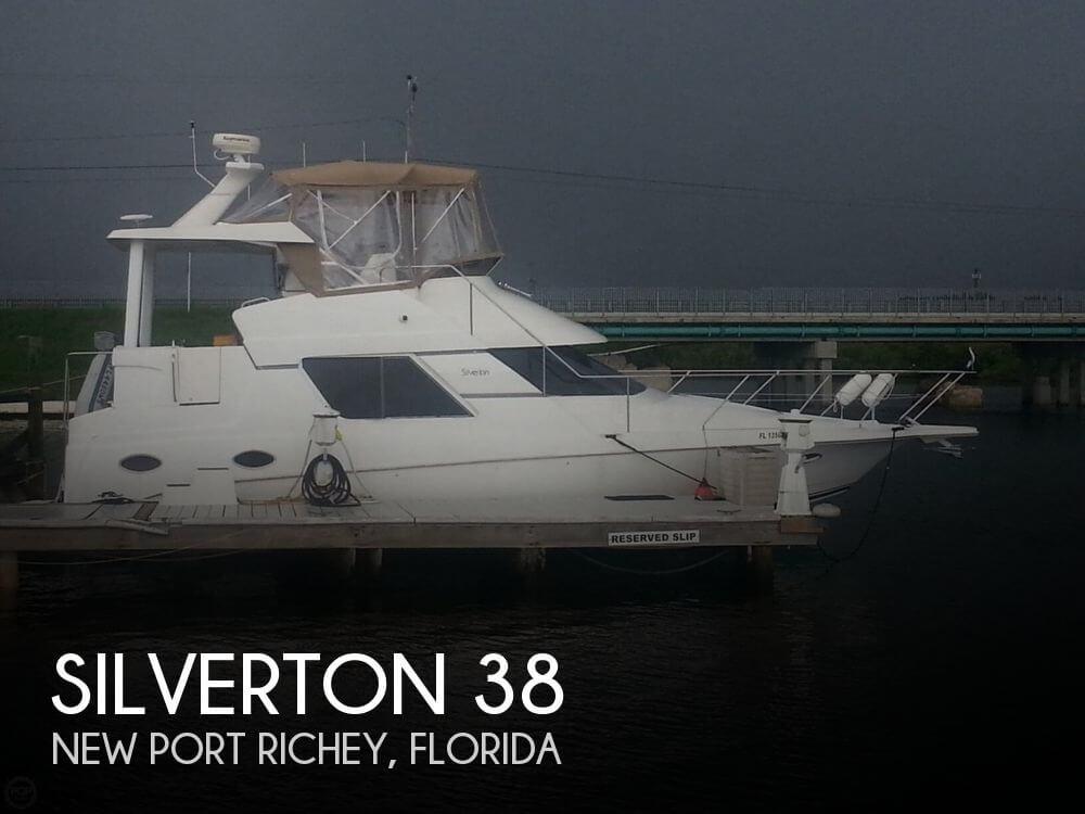 38' Silverton 352 motor yacht