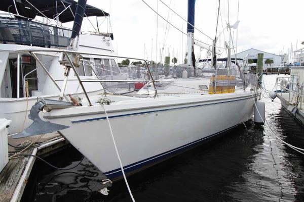 42' Catalina 42 ft 3 Cabin Sloop1992Titusville100817457